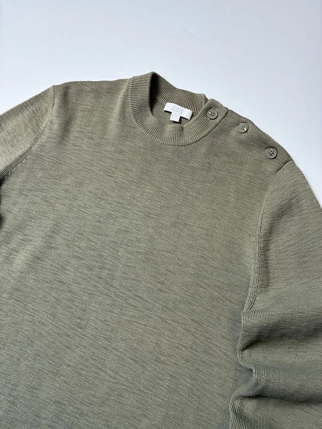 코스 COS 미니멀 숄더 버튼 코튼 니트 PN8248 상품이미지2