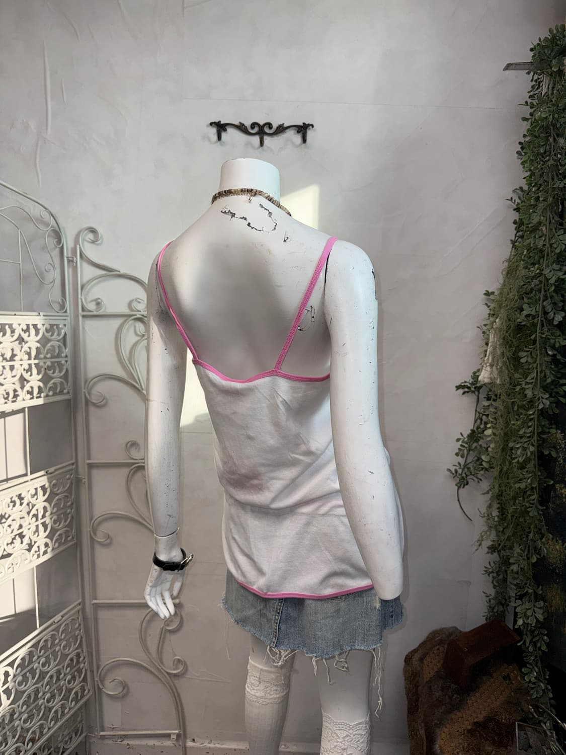 Sanrio Hello Kitty print sleeveless 상품이미지4
