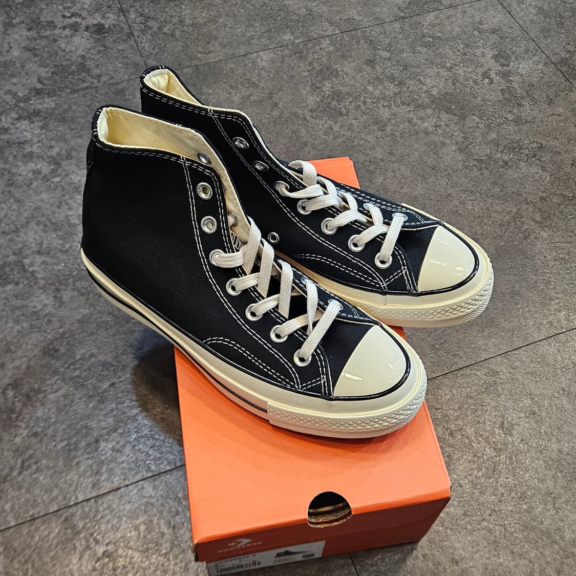 (새상품) 컨버스 척테일러 70 블랙 하이 240mm 상품이미지2