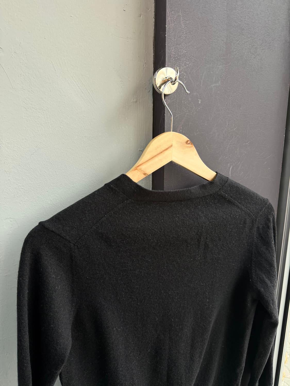 40/ 프라다 버진울 브이넥 가디건 상품이미지7