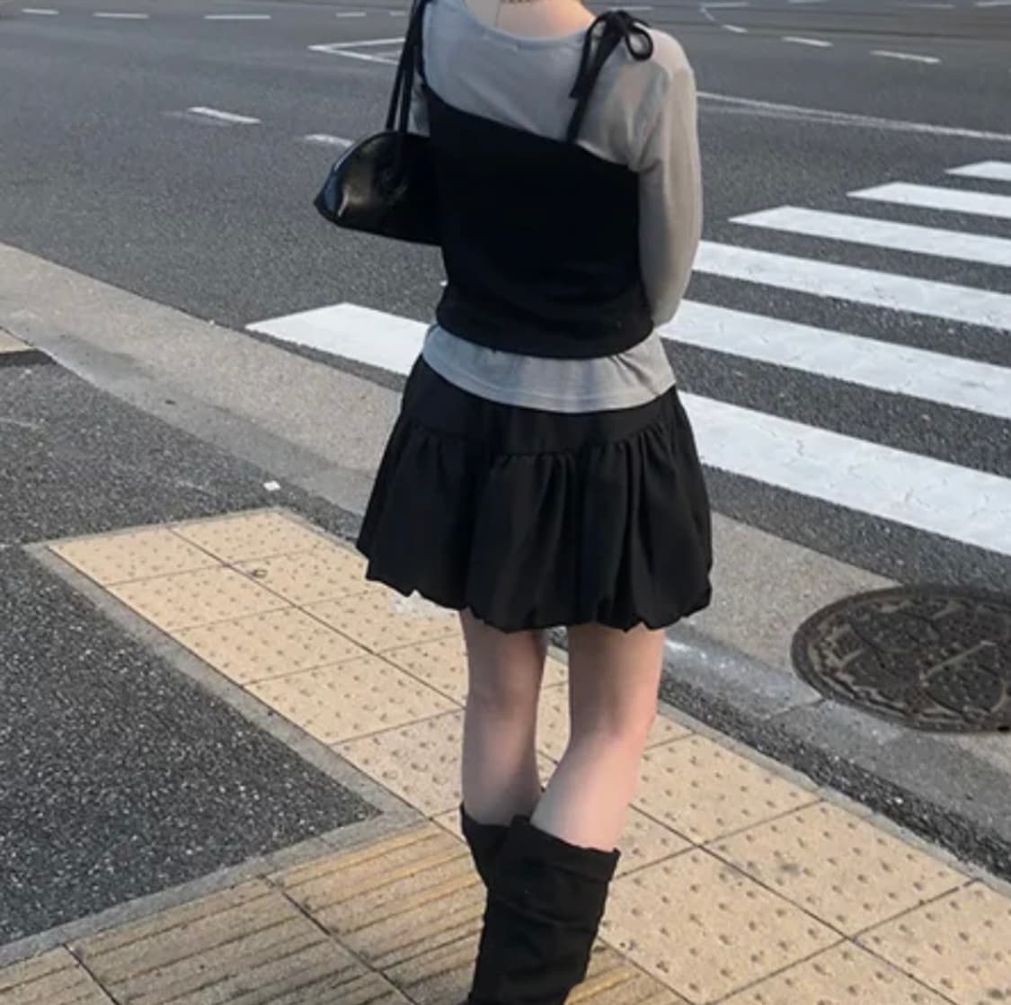 애니원모어 엔느 펌킨 벌룬 미니 스커트 블랙 상품이미지2