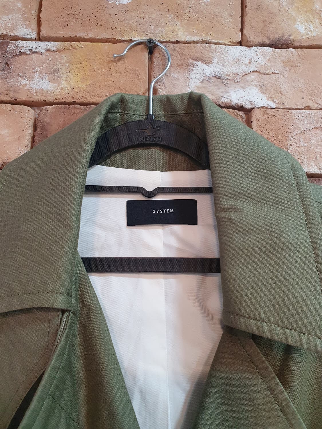 SYSTEM 브랜드의 카키색 트렌치 코트 상품이미지3