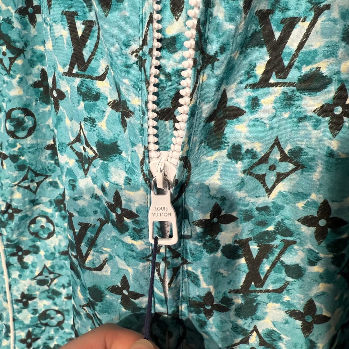 [새상품/115] [새상품] 루이비통 모노그램 포인틸리즘 윈드브레이커 상품이미지9