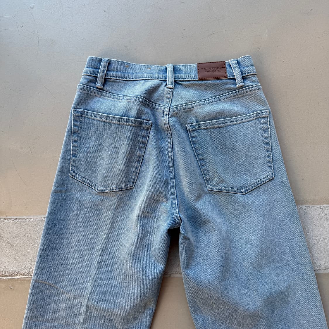버버리 스트레이트 데님 팬츠 상품이미지6