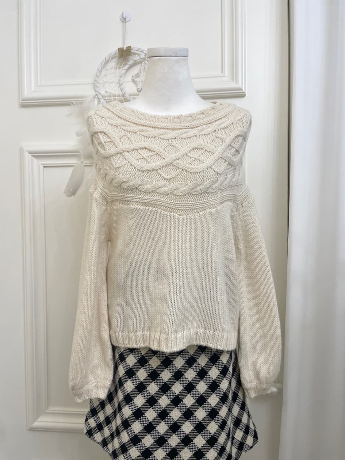 EARTH ivory twist point wool sweater 상품이미지1