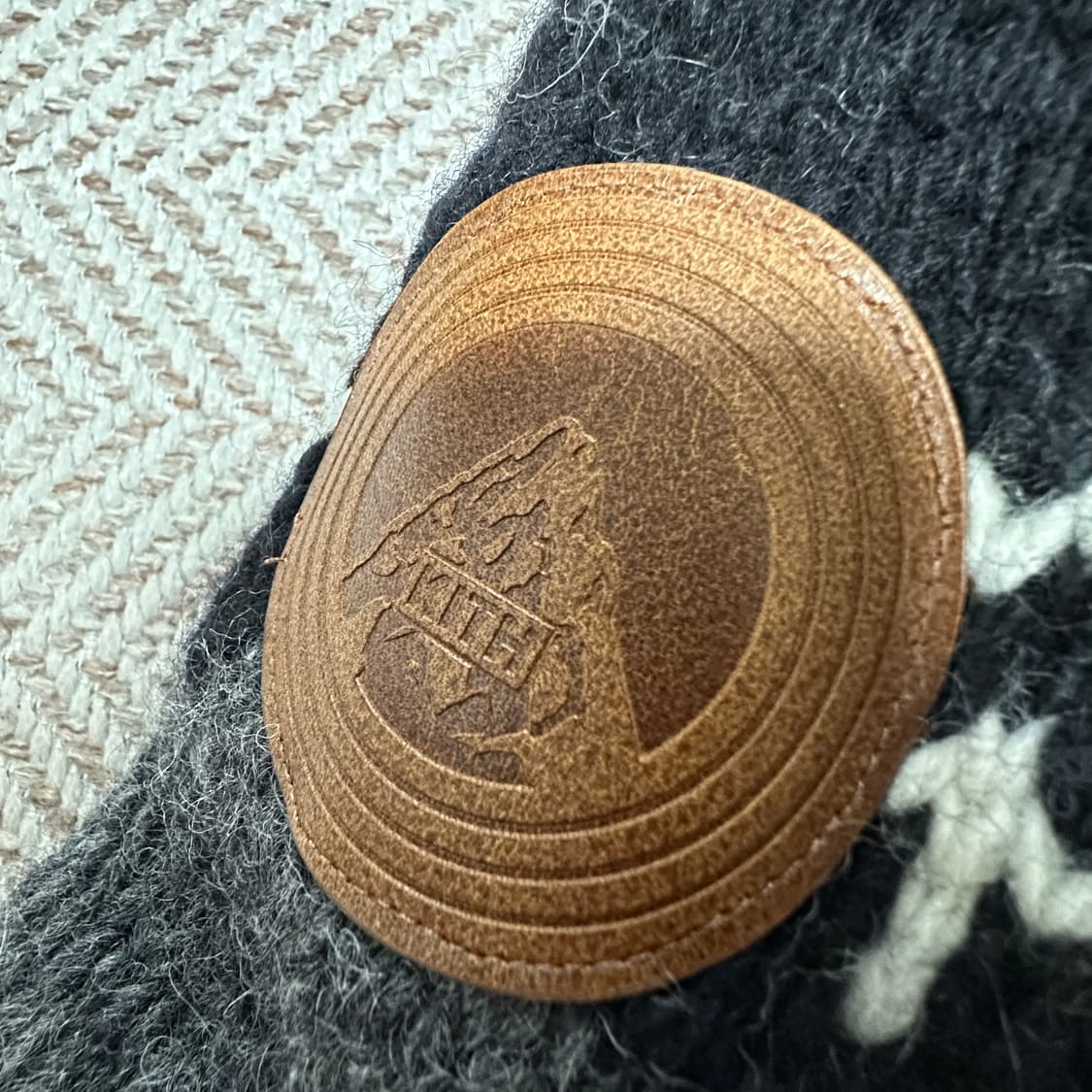 KITH doubtless peaks full zip cardigan 상품이미지4