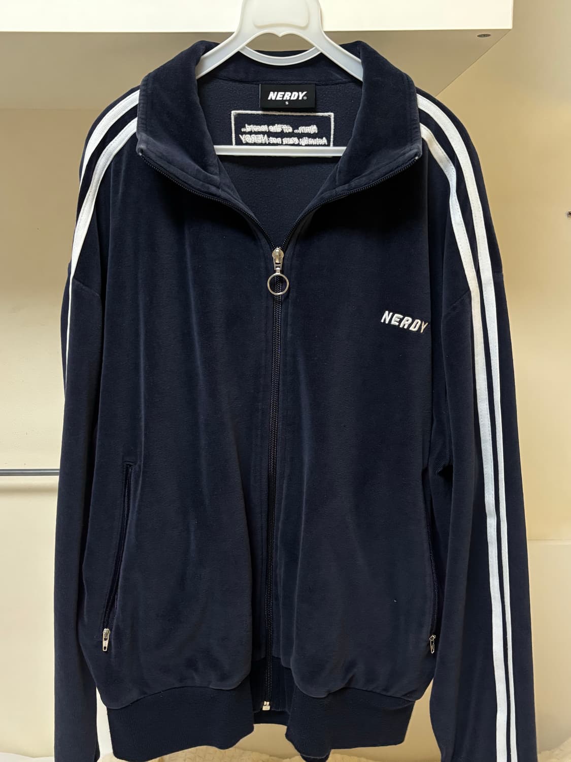 널디 벨벳 져지 탑 네이비 상품이미지3