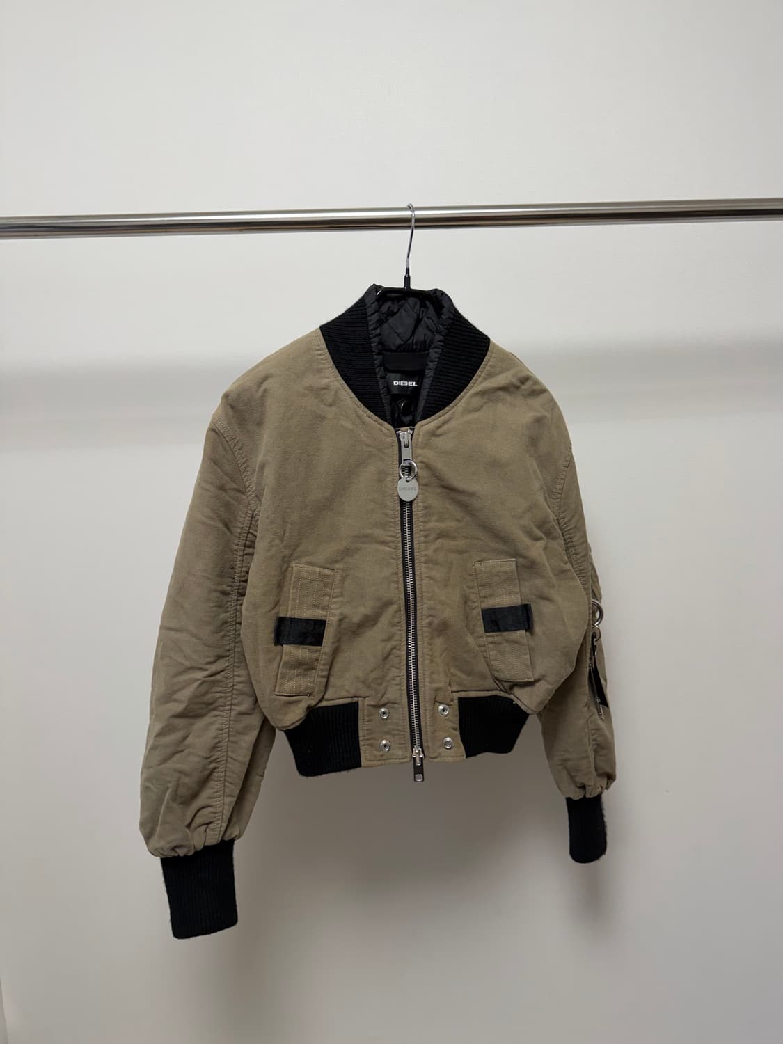 DIESEL Back-Zip Cropped Bomber Jacket 상품이미지2