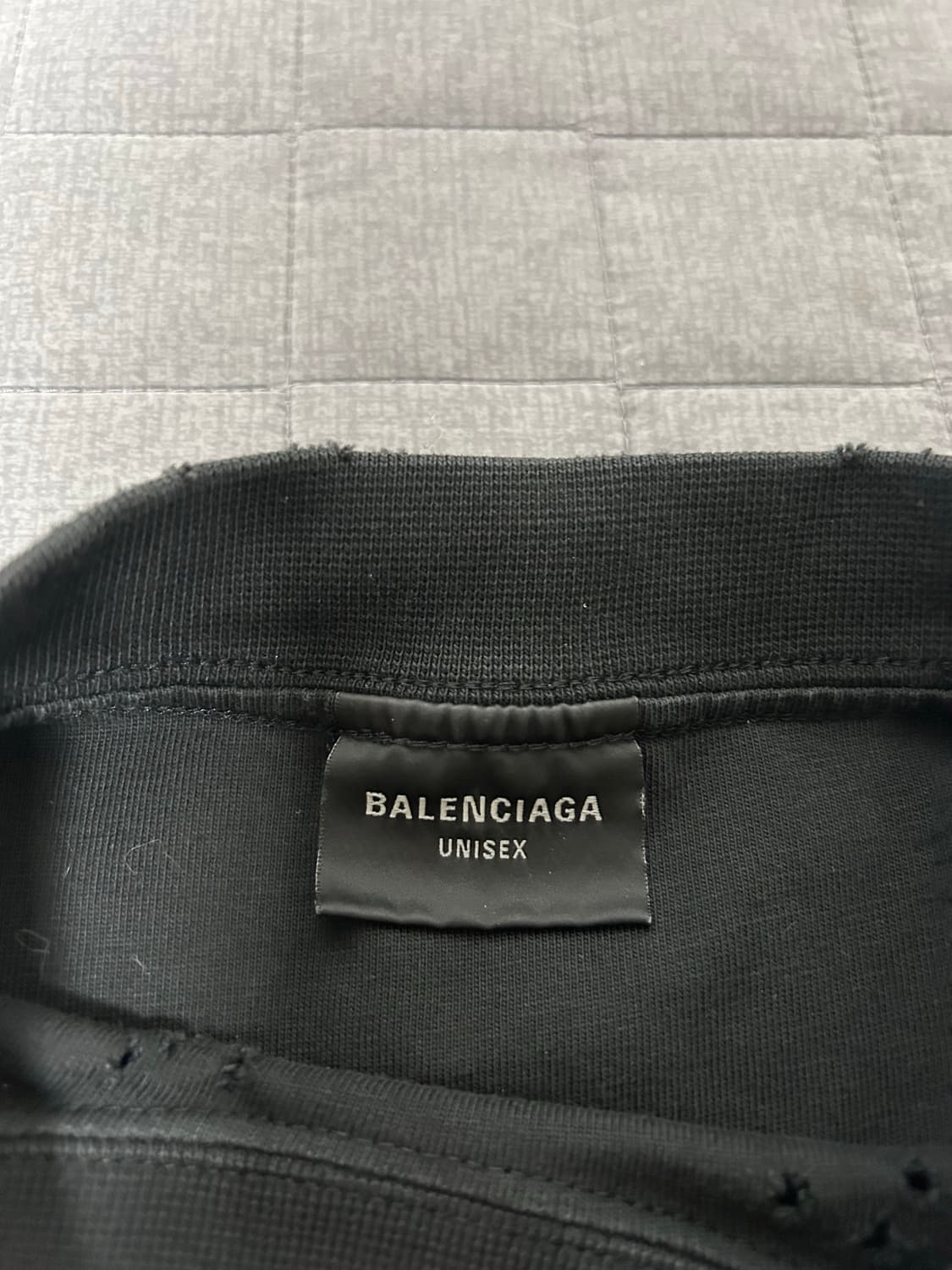 [3] 발렌시아가 AI 제너레이티드 인사이드 아웃 반팔 티셔츠 상품이미지4