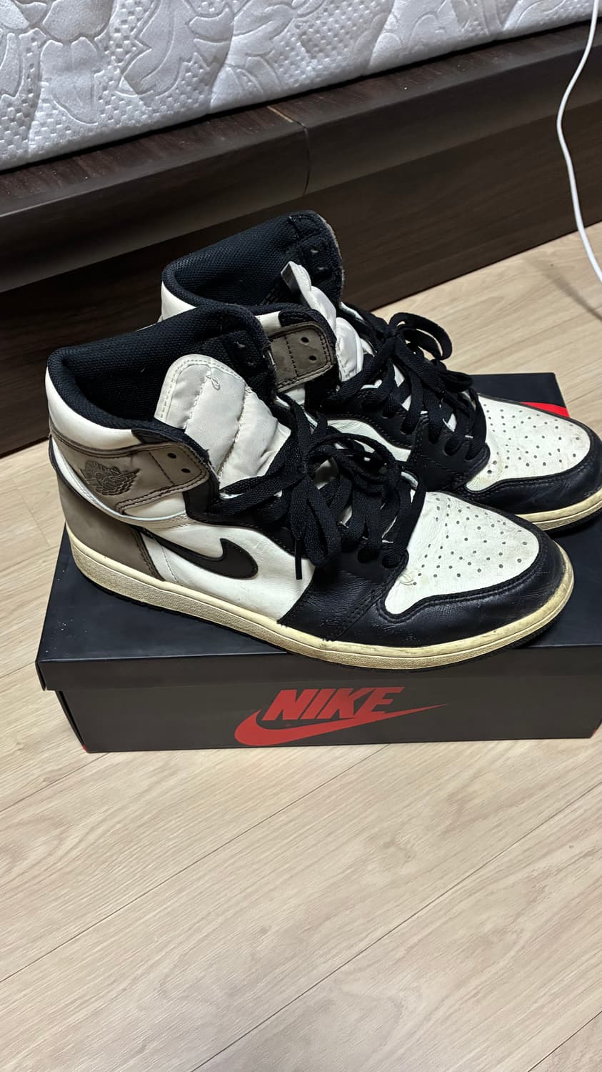나이키 에어 조던 1 하이 모카 285 상품이미지1