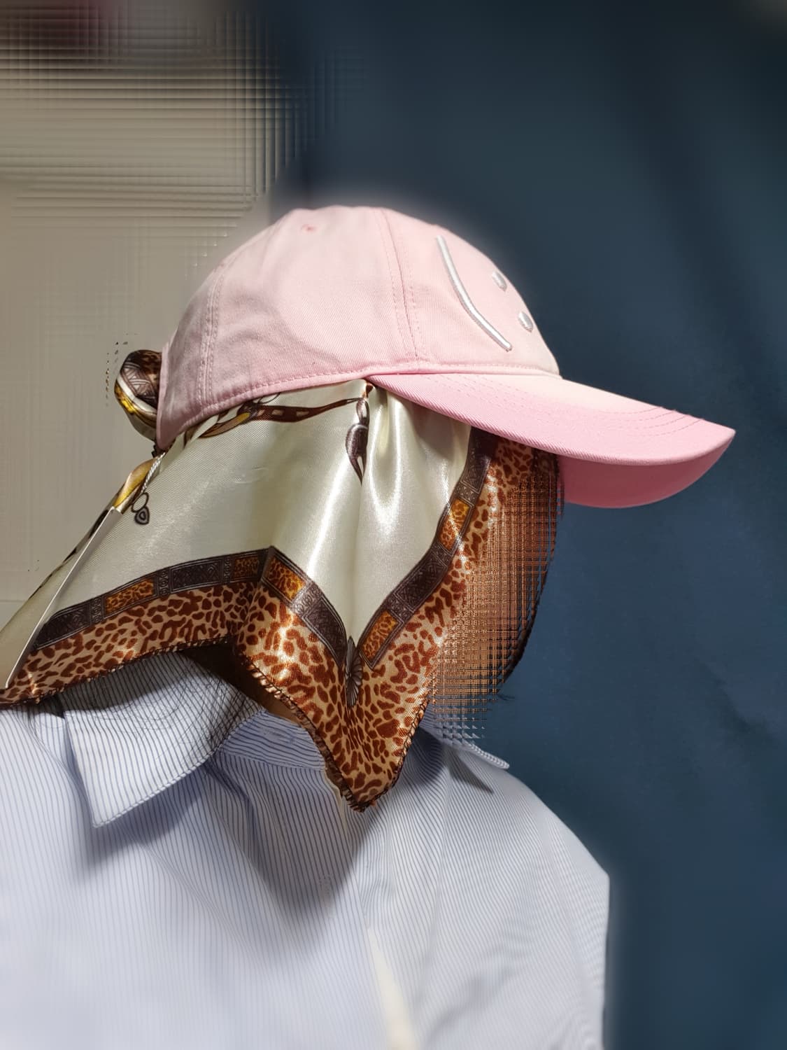 핑크 스마일 그라데이션 더뮤지엄비지터 모자 볼캡  상품이미지10