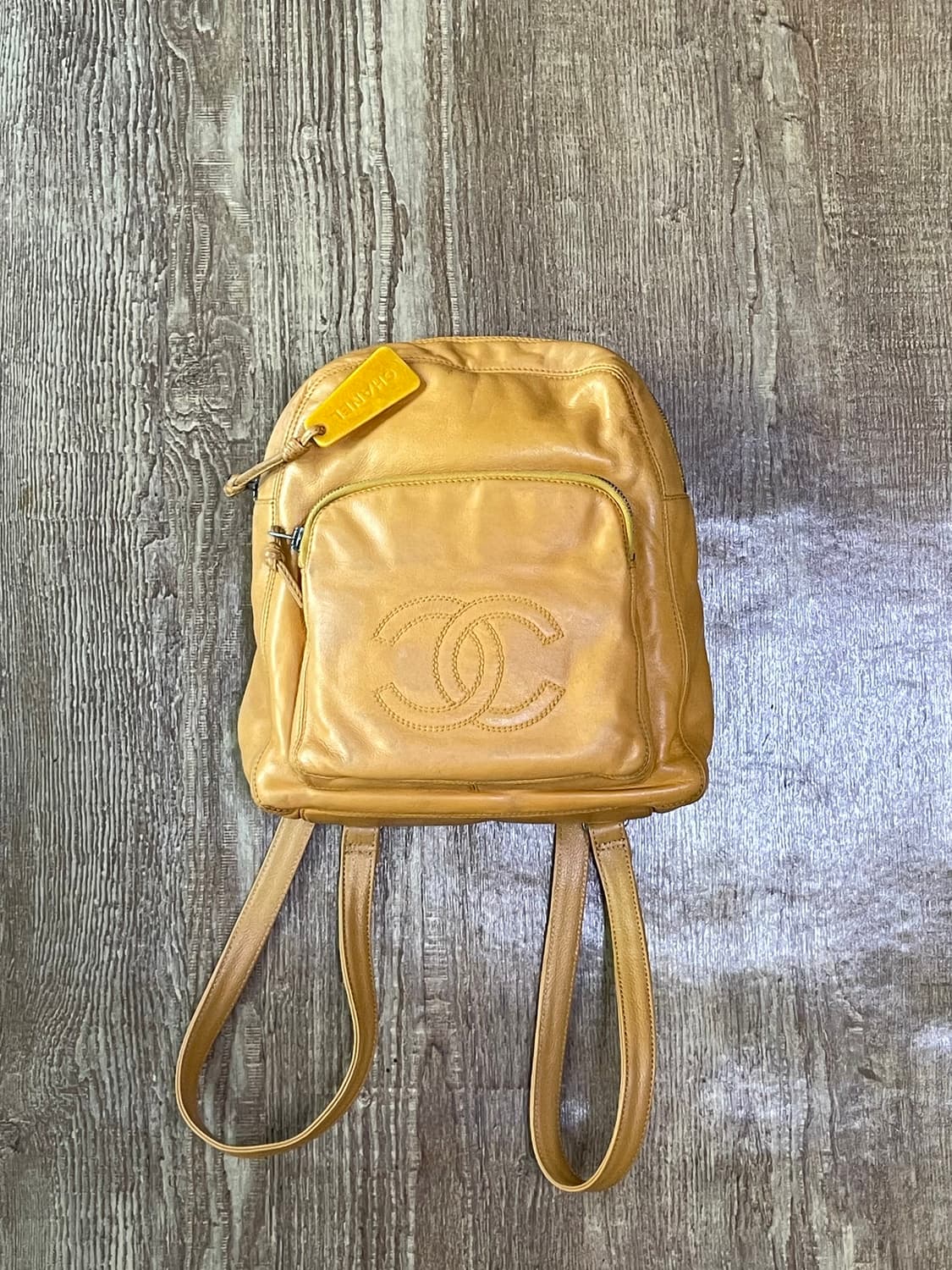 샤넬 클래식 코코 마크 옐로우 램스킨 백팩 빈티지 상품이미지10