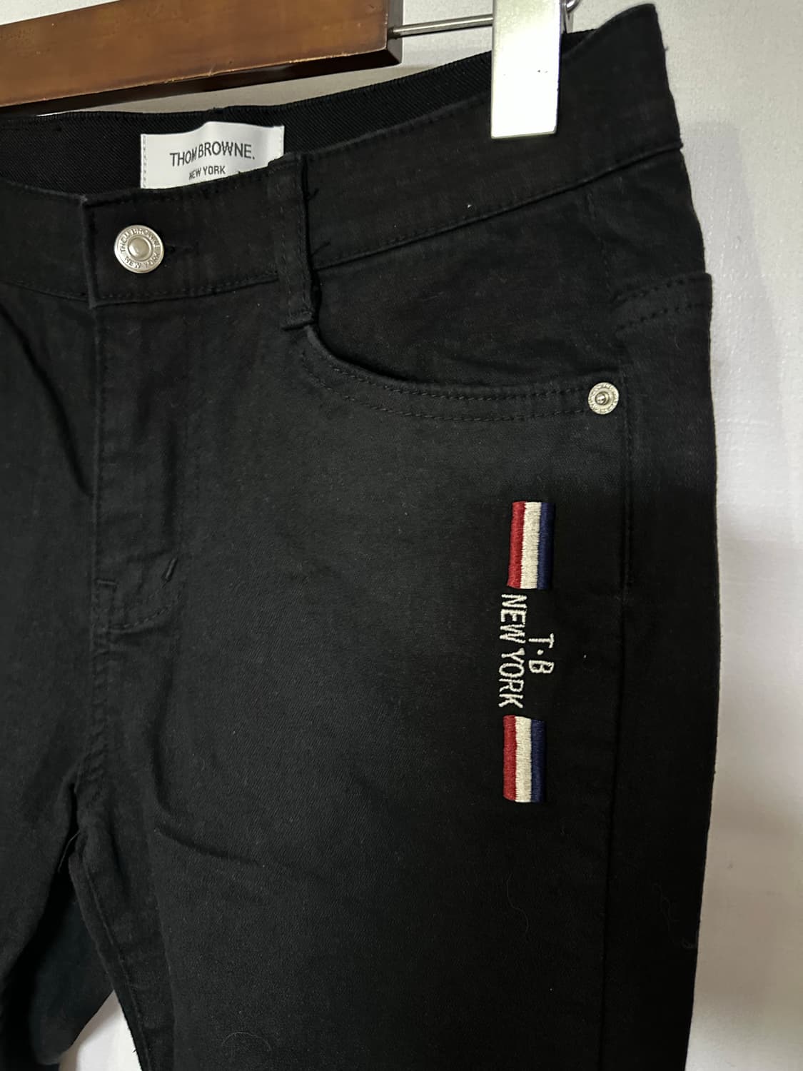 톰브라운 블랙진 상품이미지2