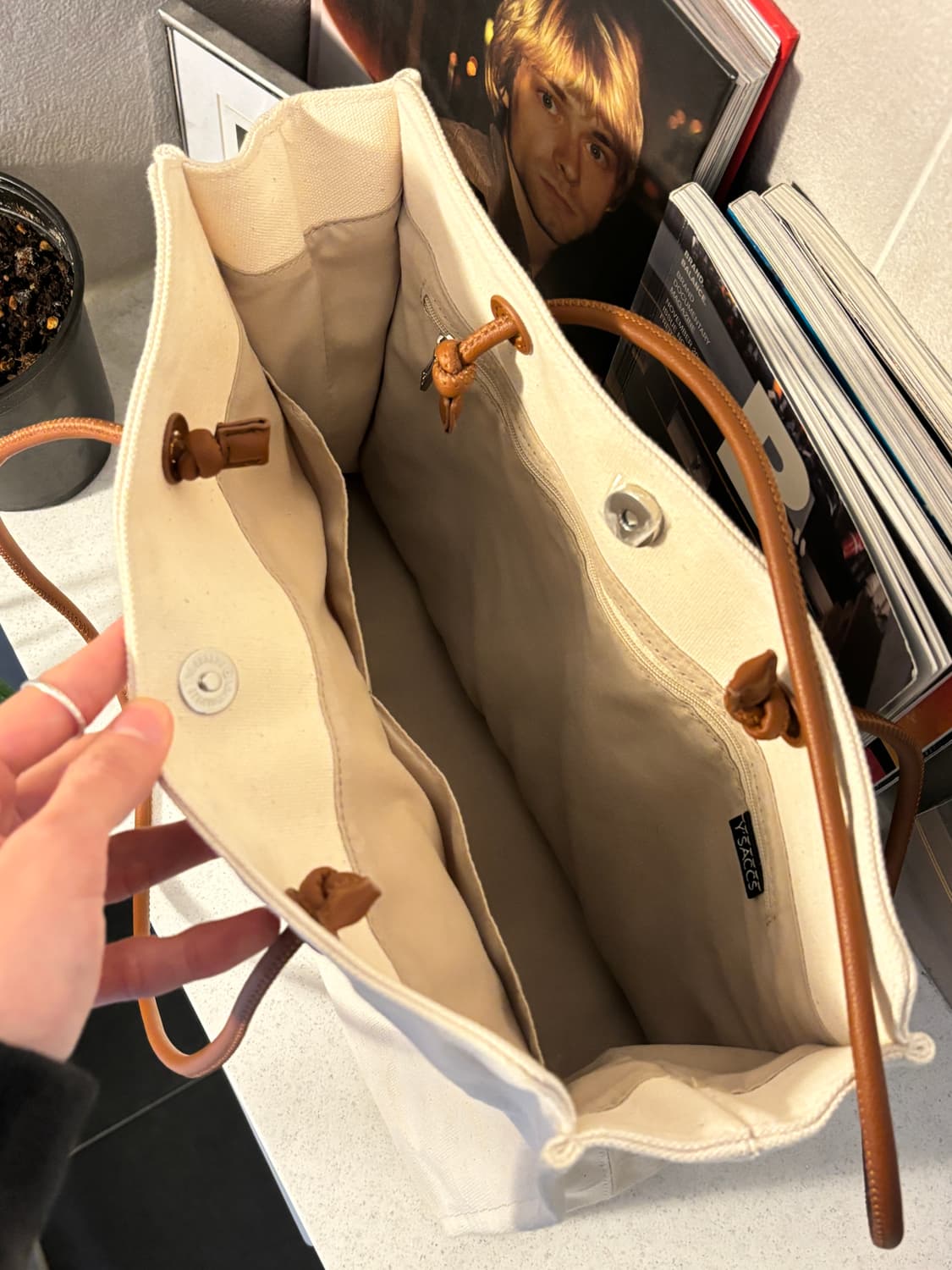 Y'saccs 엠보싱 도트 캔버스 토트백 상품이미지5