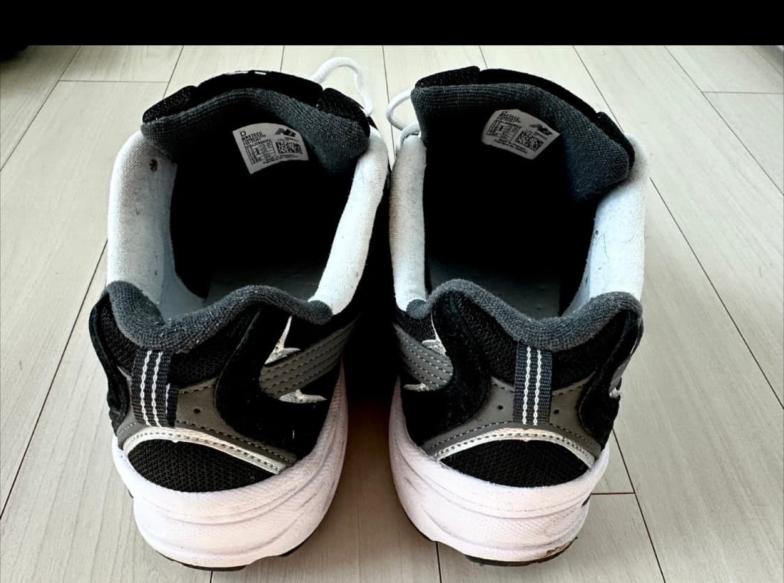 뉴발란스 530 블랙 색상 운동화 판매합니다.  상품이미지4