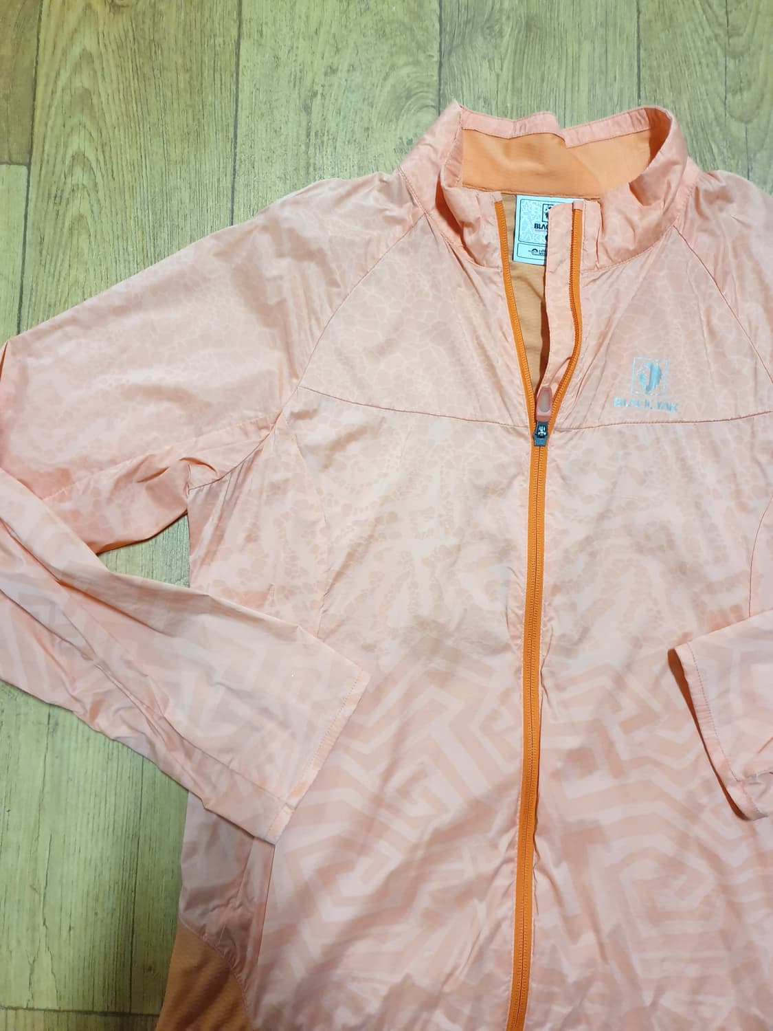 1124 블랙야크 바람막이 100 사이즈입니다 상품이미지4