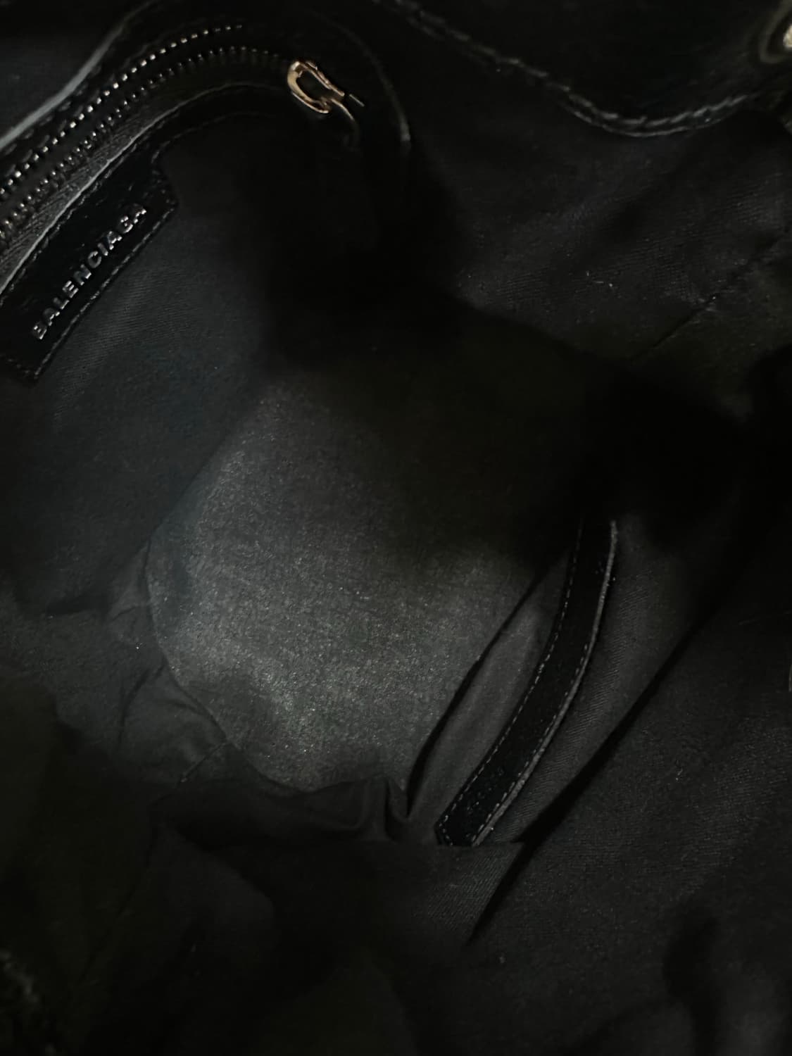[A+급 정품] 발렌시아가 르카골 버킷백 xs 블랙 상품이미지7
