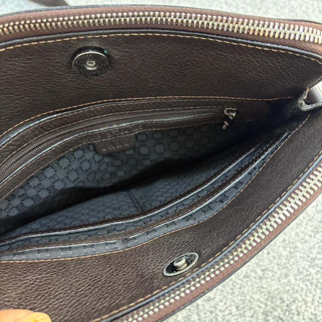 닥스 가죽 크로스백 0409J 상품이미지5