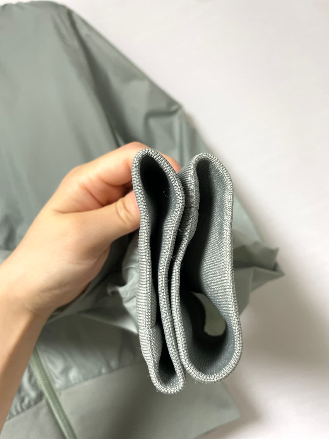 코오롱스포츠 여성 세미크롭 투웨이 경량 후드 바람막이 등산, 러닝 자켓 상품이미지5