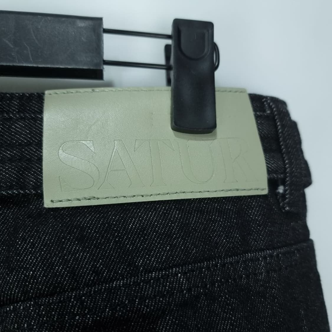 [세터] 카이엔 블랙 벨티드 데님 팬츠 M18330 상품이미지6