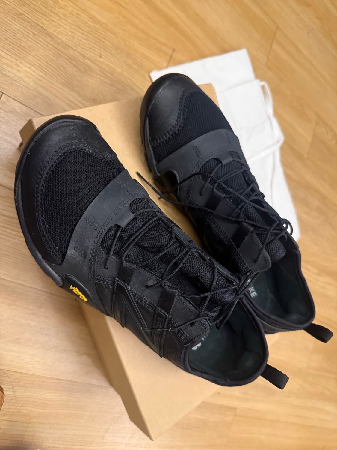 이세이미야케x뉴발란스 mt100 eu42.5/270 상품이미지1