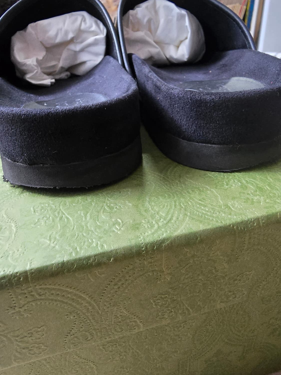 구찌 남성맥시 gg슬립온  2023 F/W693281 상품이미지6