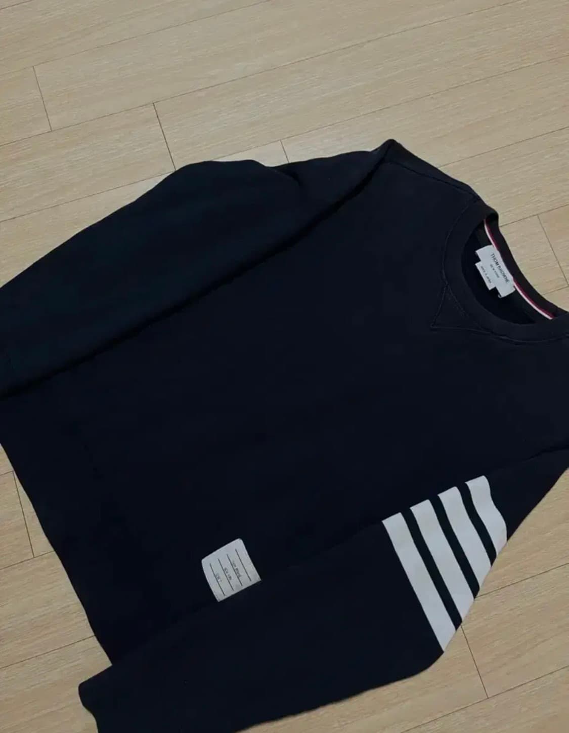 톰브라운 네이비 사선 완장 맨투맨 사이즈 2 상품이미지1