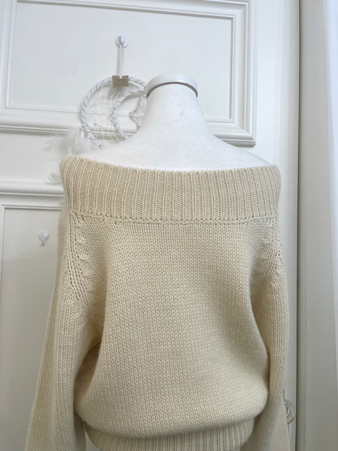 ivory warm off-shoulder wool100% sweater 상품이미지4
