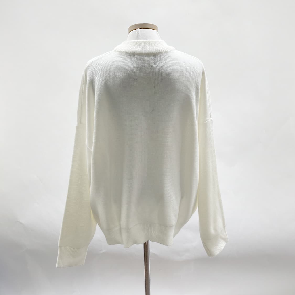 마젠타스튜디오 공용 브이넥 니트 F 영구제  상품이미지3