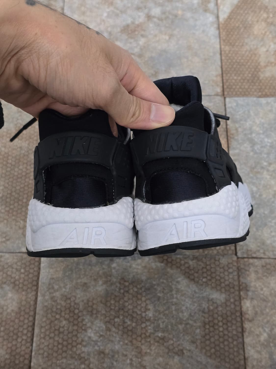 (230)나이키 에어 허라취 런 검흰 상품이미지9