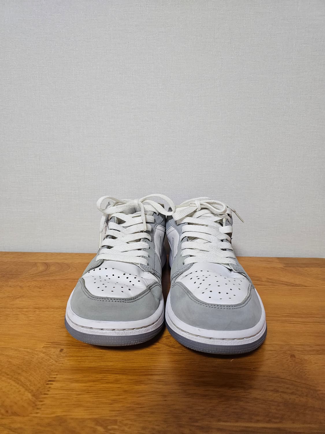 [정품/세탁완료] 나이키 우먼스 에어 조던 1 로우 '울프 그레이



 상품이미지2