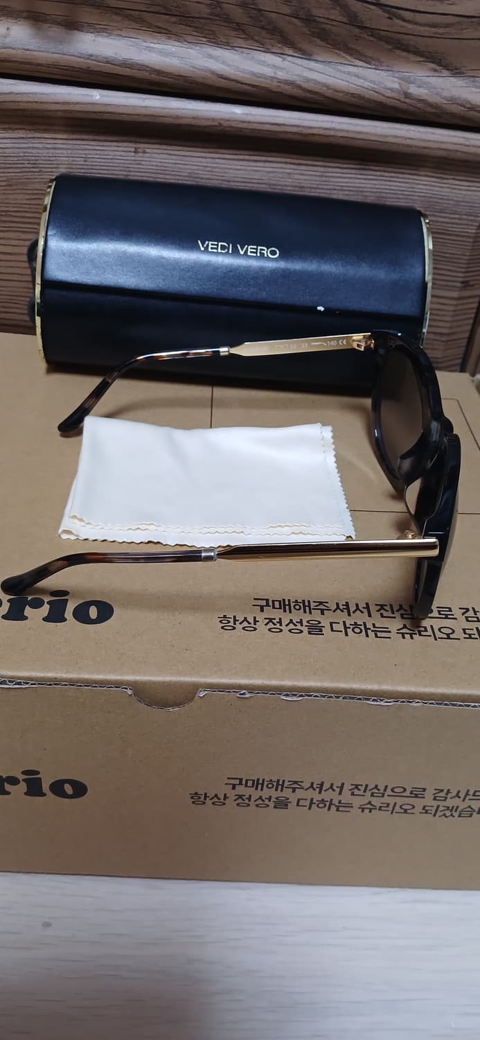 베디베로 선글라스  상품이미지2