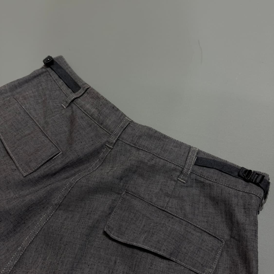 저널스탠다드 차콜컬러 폴리에스터 린넨 혼방 루즈 파라슈트 팬츠 상품이미지4