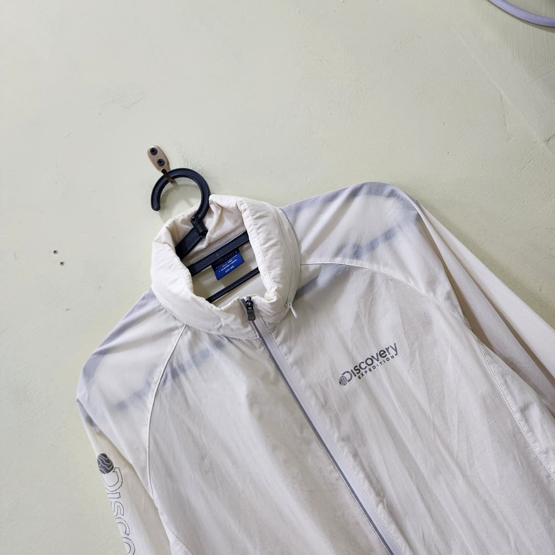 [100] 디스커버리 익스페디션 라이트 윈드 자켓 (오프화이트) 상품이미지2