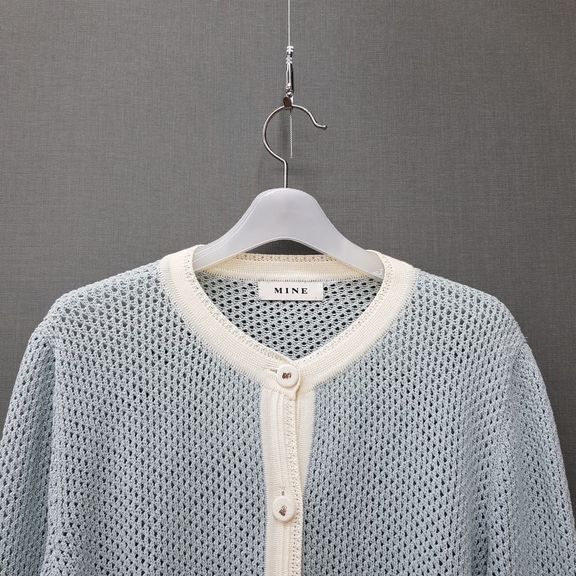 한섬 마인  MINE 펀칭 배색 버튼 가디건 F사이즈 상품이미지2