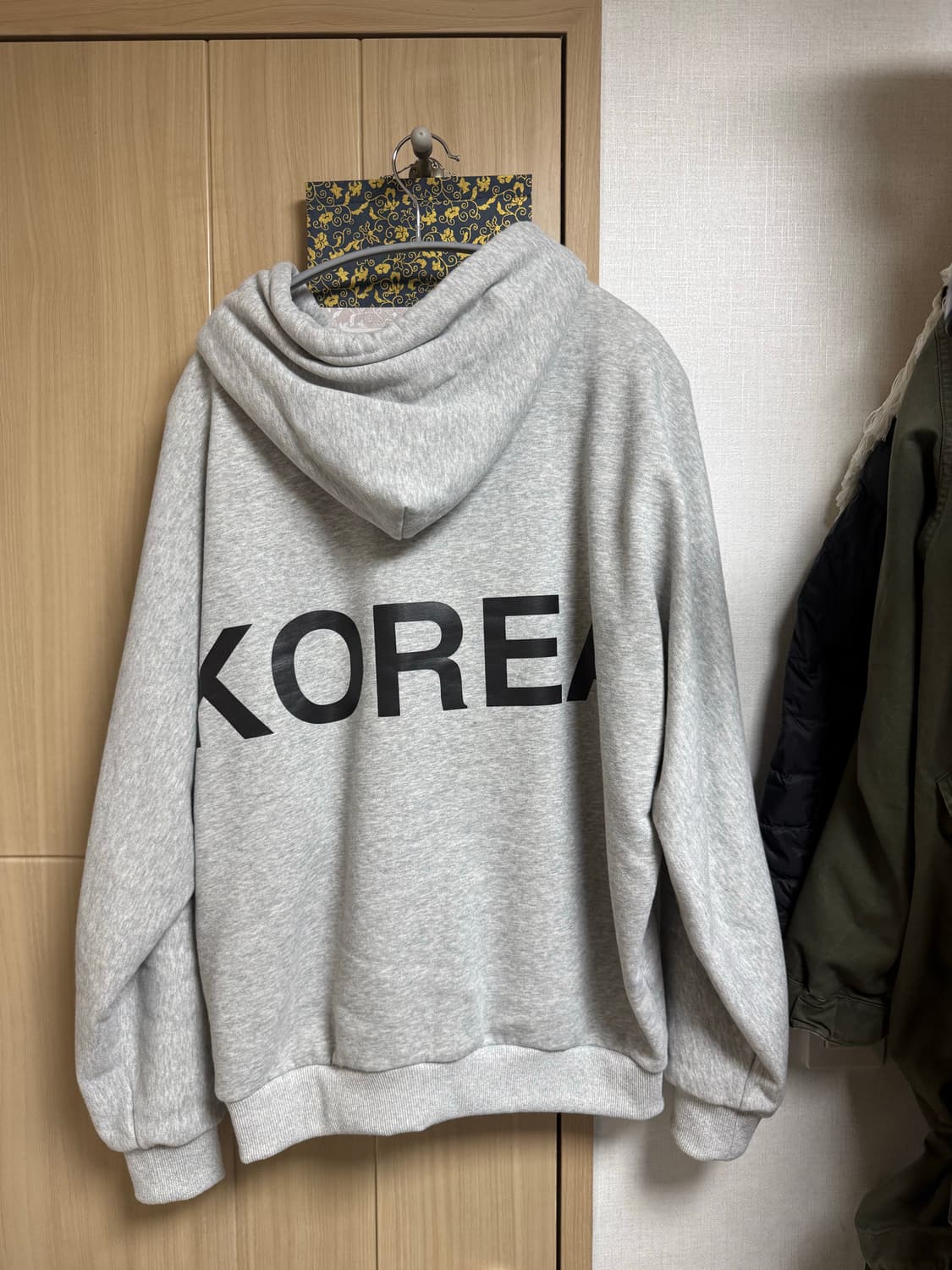 [3] 이지 시즌 10 내한 후드집업 상품이미지2