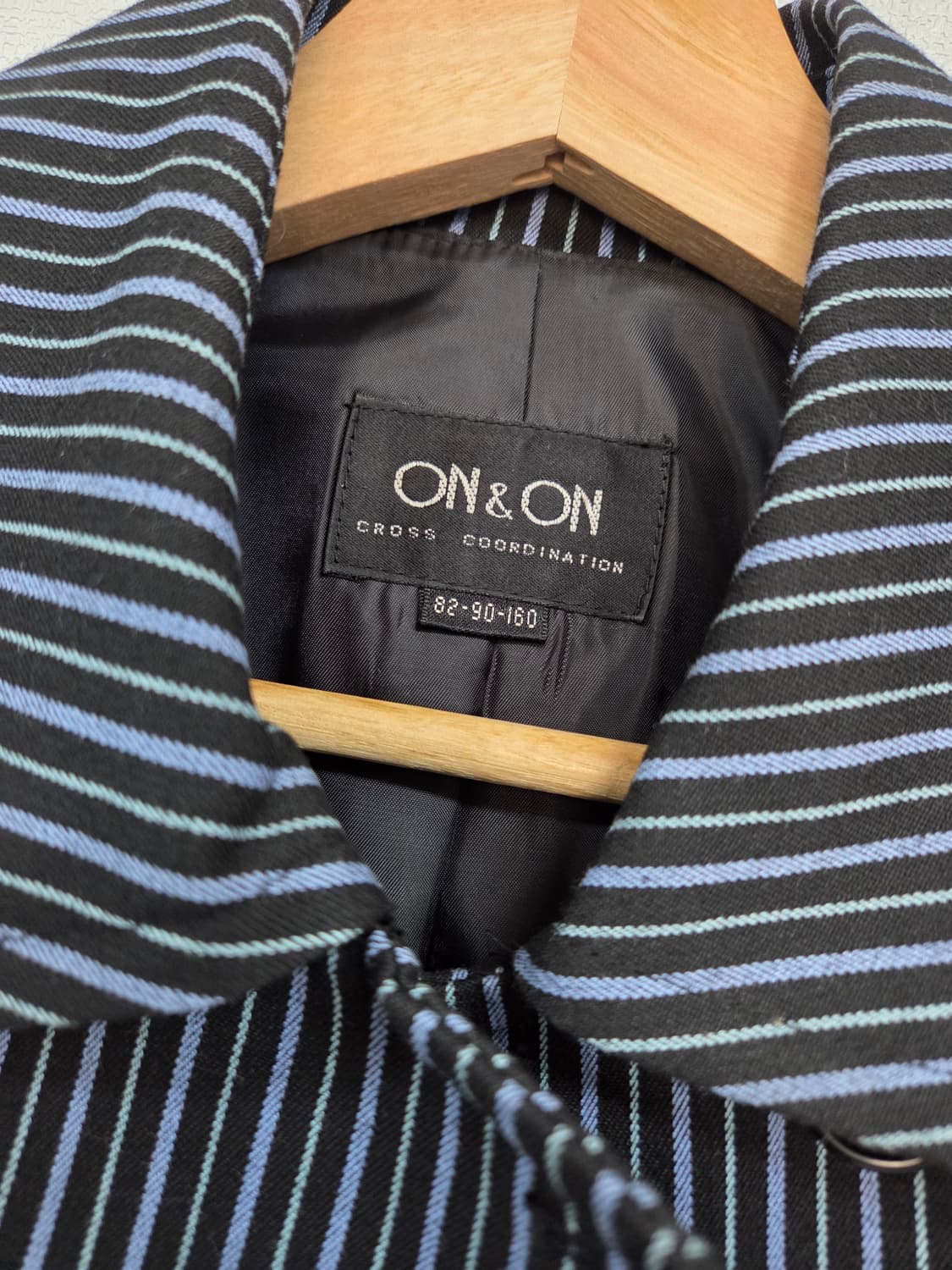 온앤온   스트라이프  여성자켓  상품이미지5