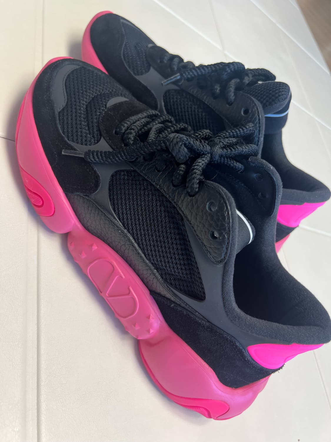 발렌티노 버블백 스니커즈 상품이미지1