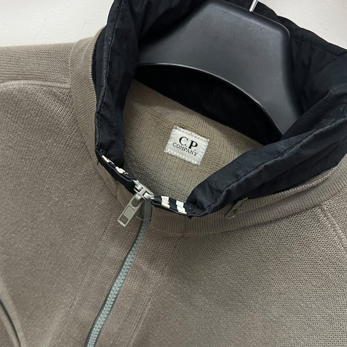 CP컴퍼니 고글 후드 니트 집업 자켓 100 상품이미지3