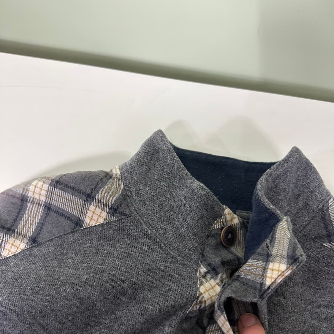 M 95-100 헤지스 그레이 기본로고 어깨체크 헨리넥맨투맨 상품이미지4