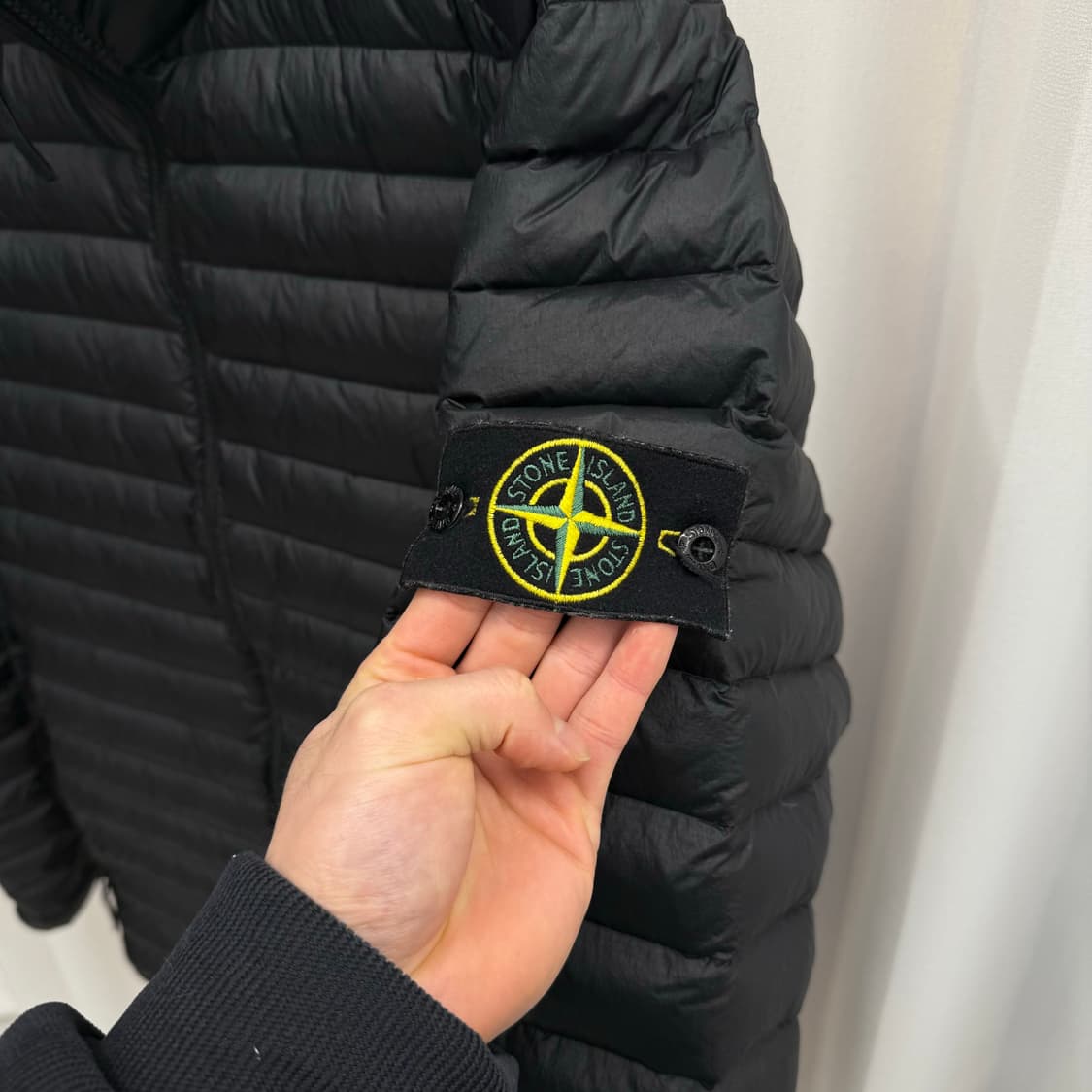 [M] 스톤아일랜드 룸우븐 경량패딩 블랙 상품이미지2