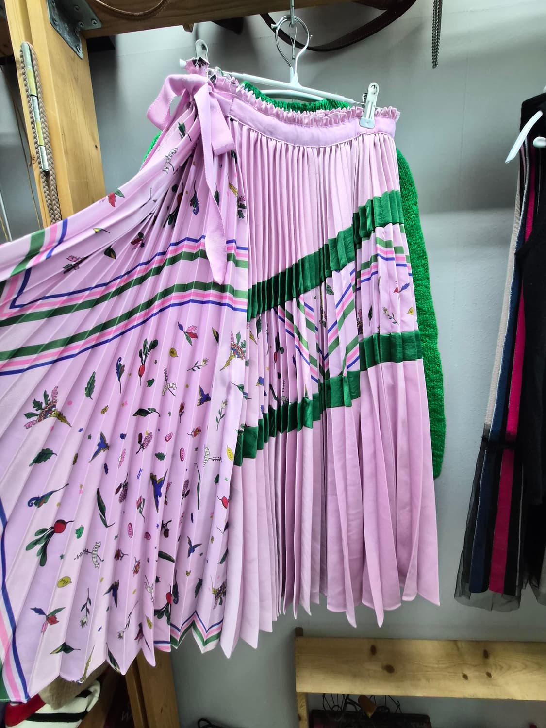 오브제 언발 플리츠스커트. 그린 홀가먼트 핸드메이드니트 상품이미지3