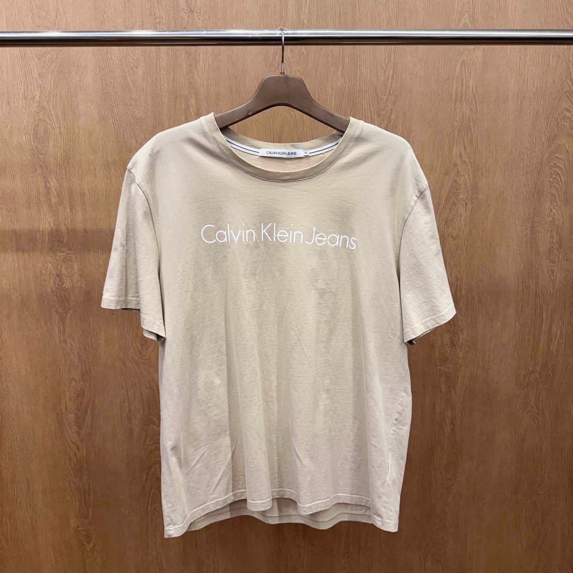 캘빈클라인 진스 반팔 티셔츠 레터링 로고 프린팅 디테일 베이지 상품이미지2