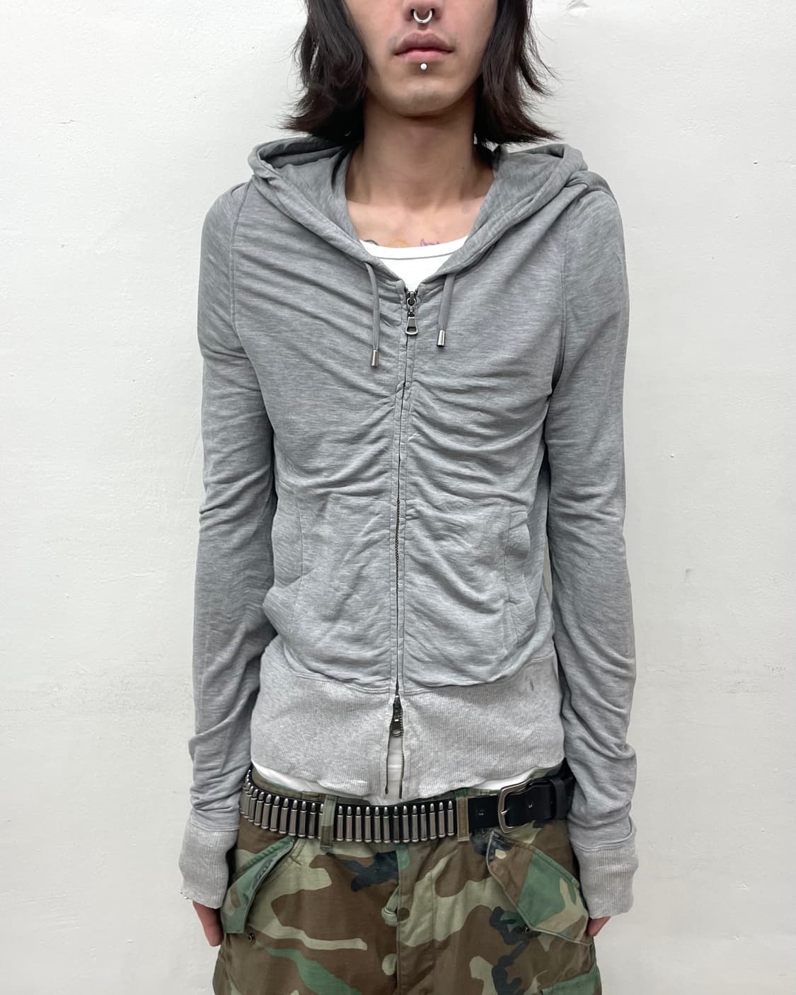 Shirring Long-Sleeved Gray Hooded Zip-Up 상품이미지1