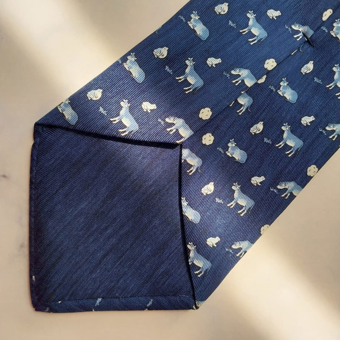 에르메스 네이비 동물 모티브 넥타이 9.5cm A+~A등급 K2467
 상품이미지6