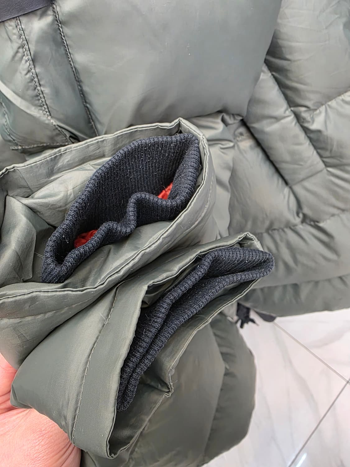 오니츠카타이거 x 안드레아 폼필리오 패딩 L 상품이미지9