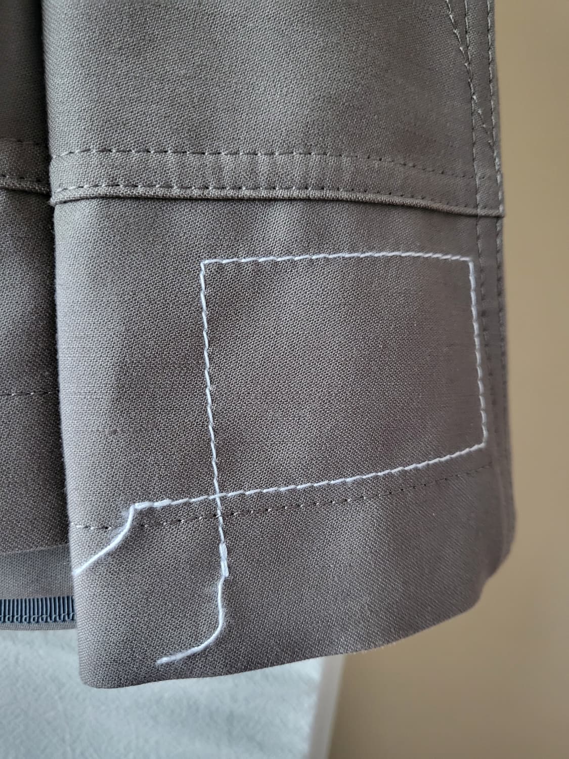 Sacai x WTAPS Cotton Back Satin Shorts
 상품이미지8