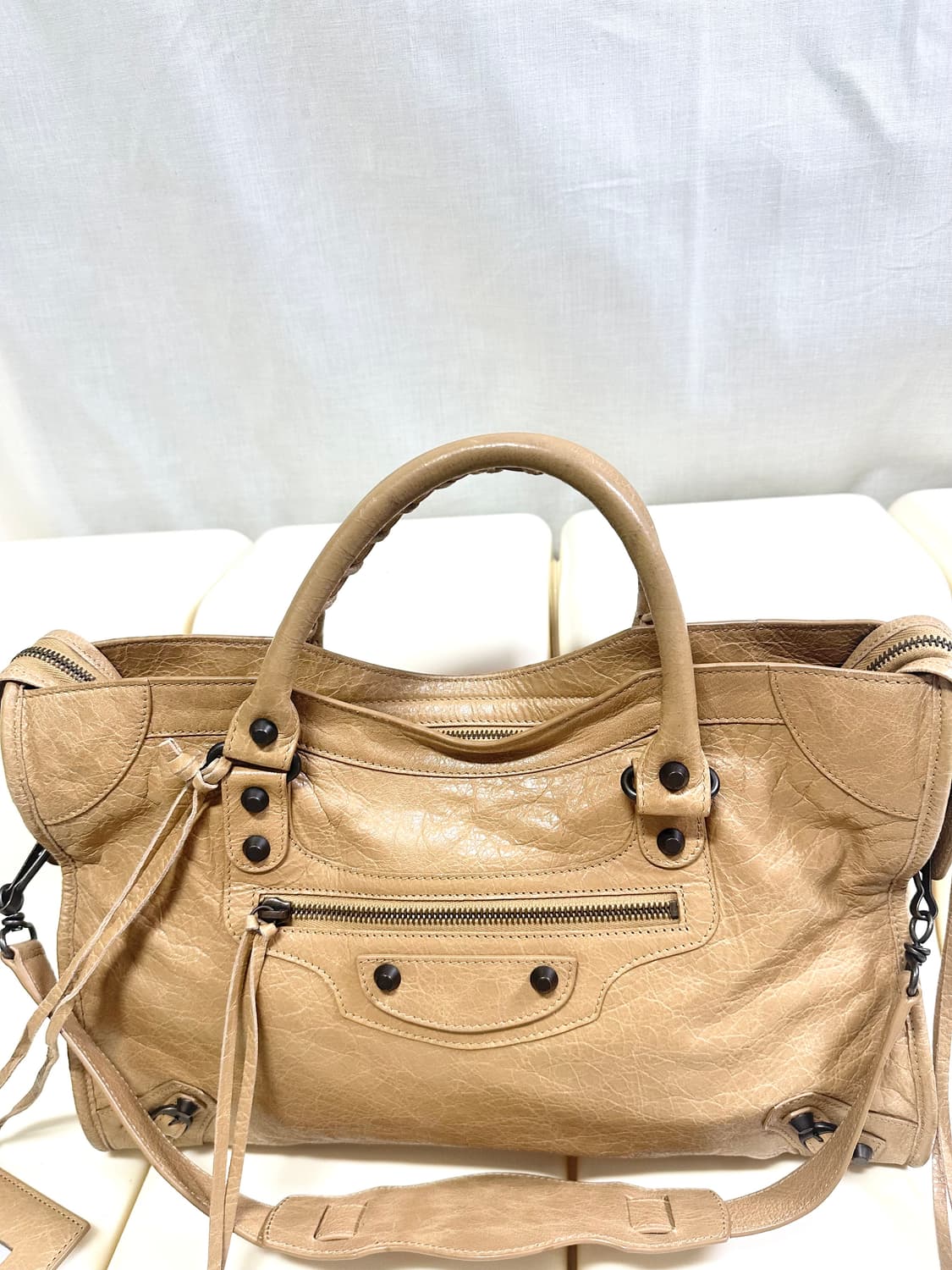 [A 정품] 발렌시아가 시티 모터백 미디움 카라멜 브라운 상품이미지3