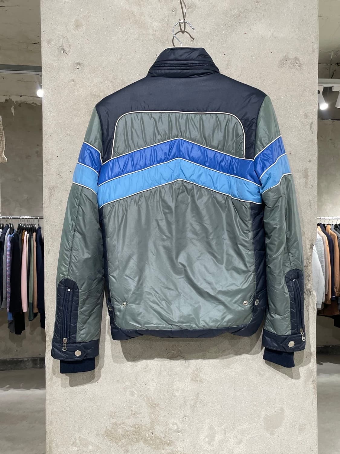 돌체 앤 가바나 00s 엠블럼 패치 푸퍼 자켓 상품이미지6