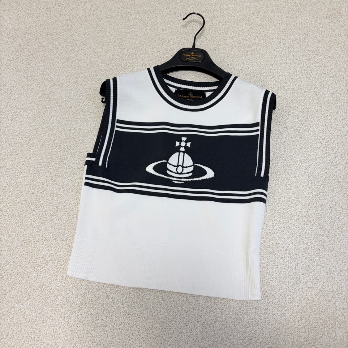 비비안웨스트우드 ORB 로고 니트 베스트  상품이미지1